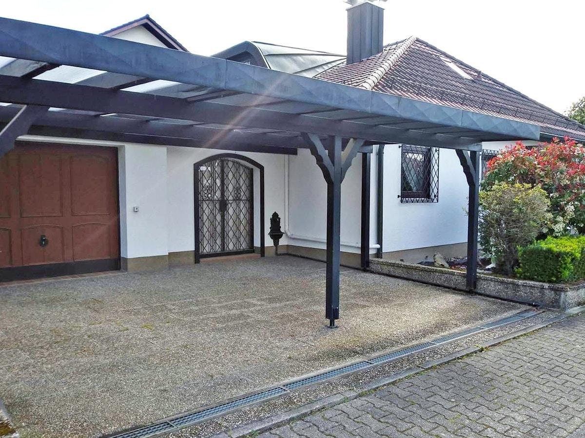 großer Carport