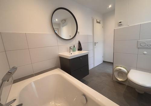 Bad (Dusche & Badewanne)