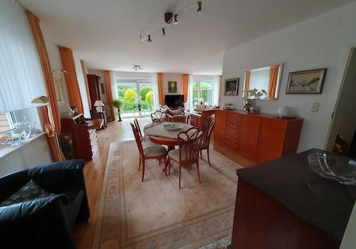 Wohn-/Esszimmer WE 1
