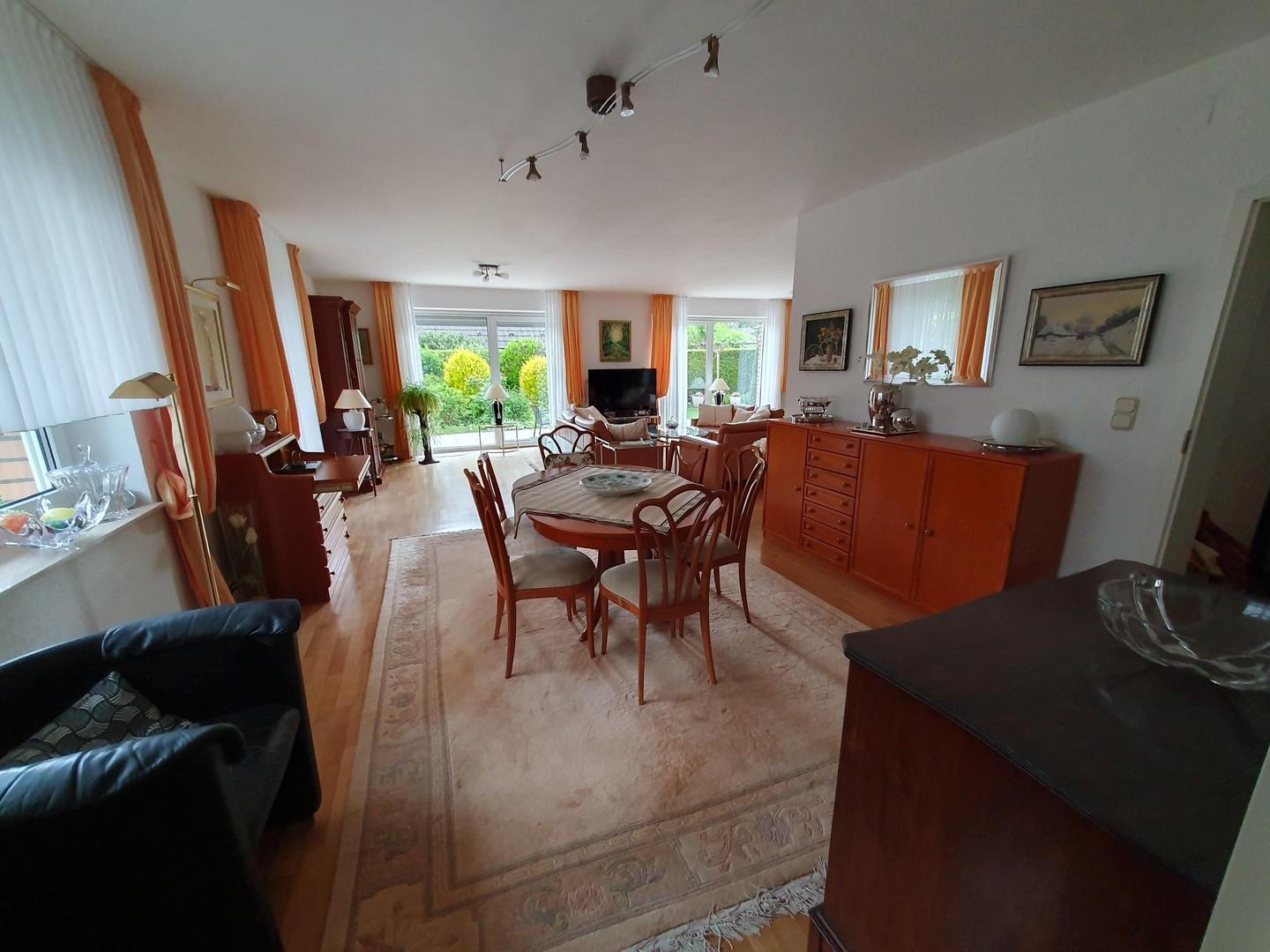 Wohn-/Esszimmer WE 1