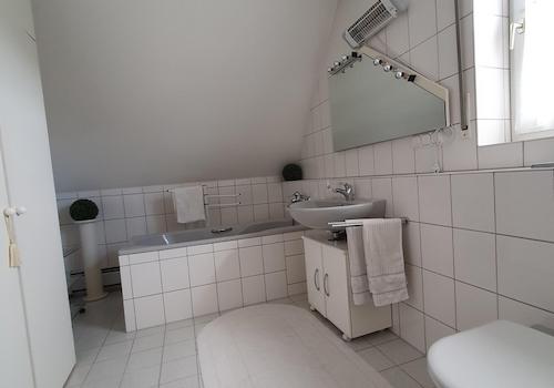 Badezimmer WE 1