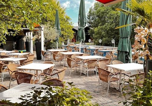 Biergarten im Sommer