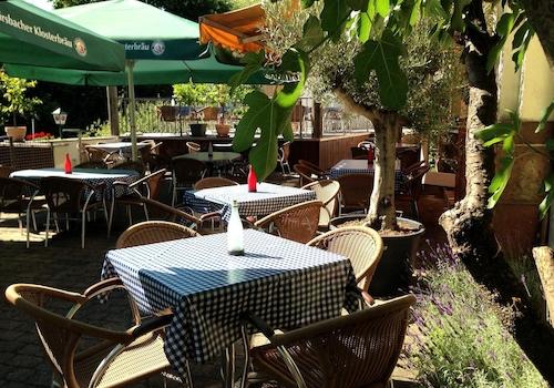 Biergarten unterm Feigenbaum