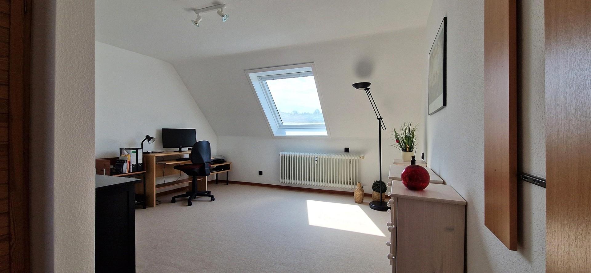 Kinderzimmer / Homeoffice