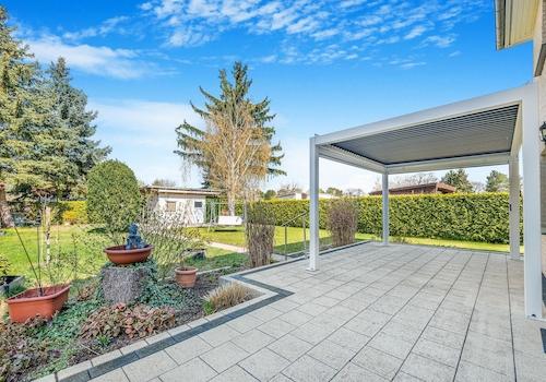 Terrasse mit Überdachung 