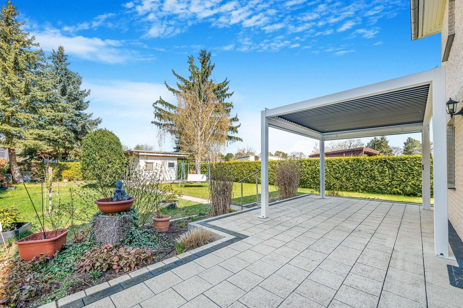 Terrasse mit Überdachung 
