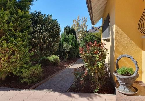 Weg in den Garten