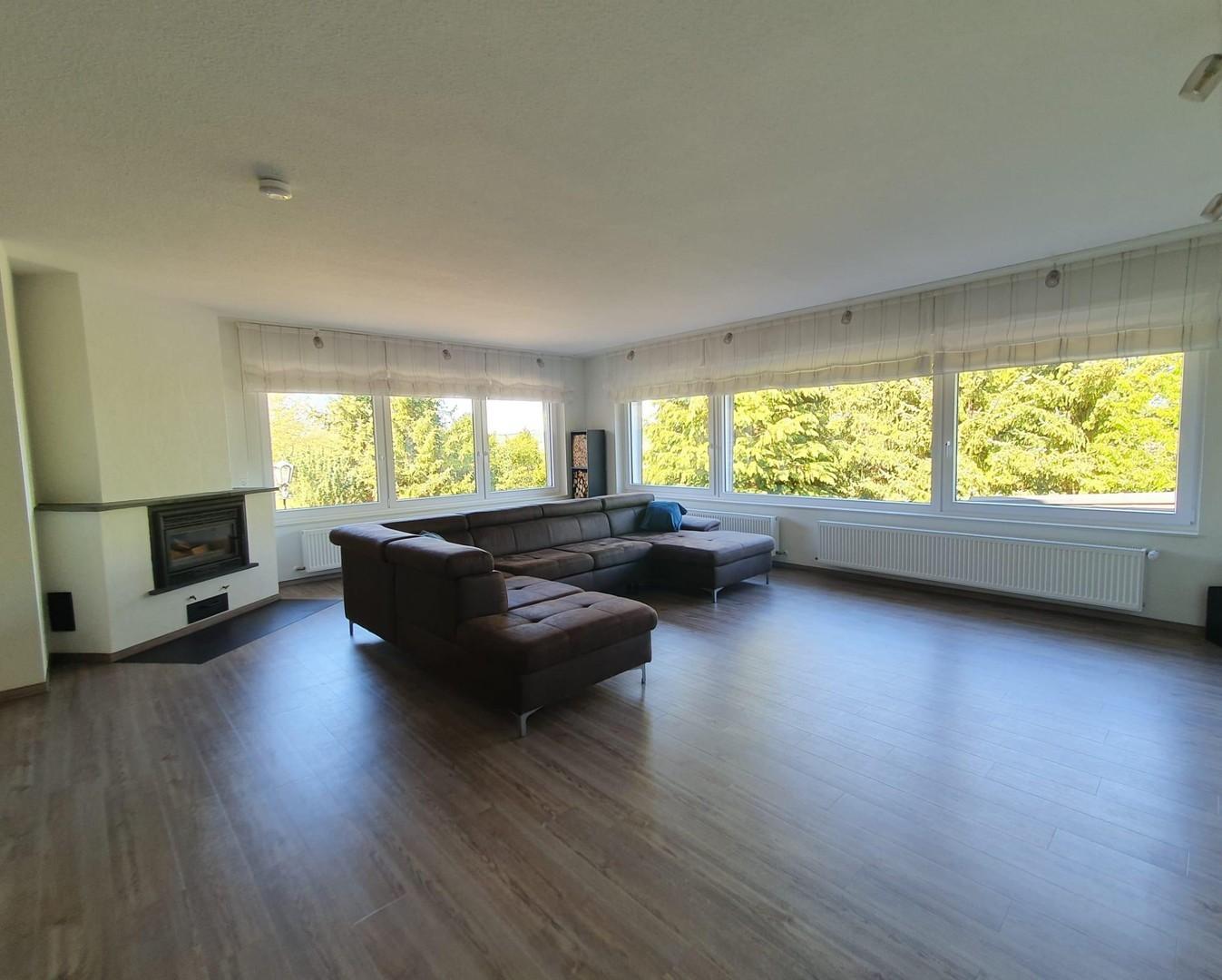 Großzügiges Wohnzimmer