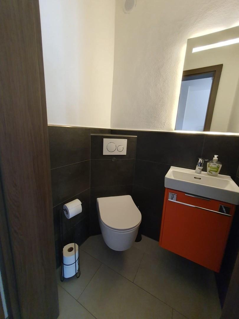 Separates Gäste-WC