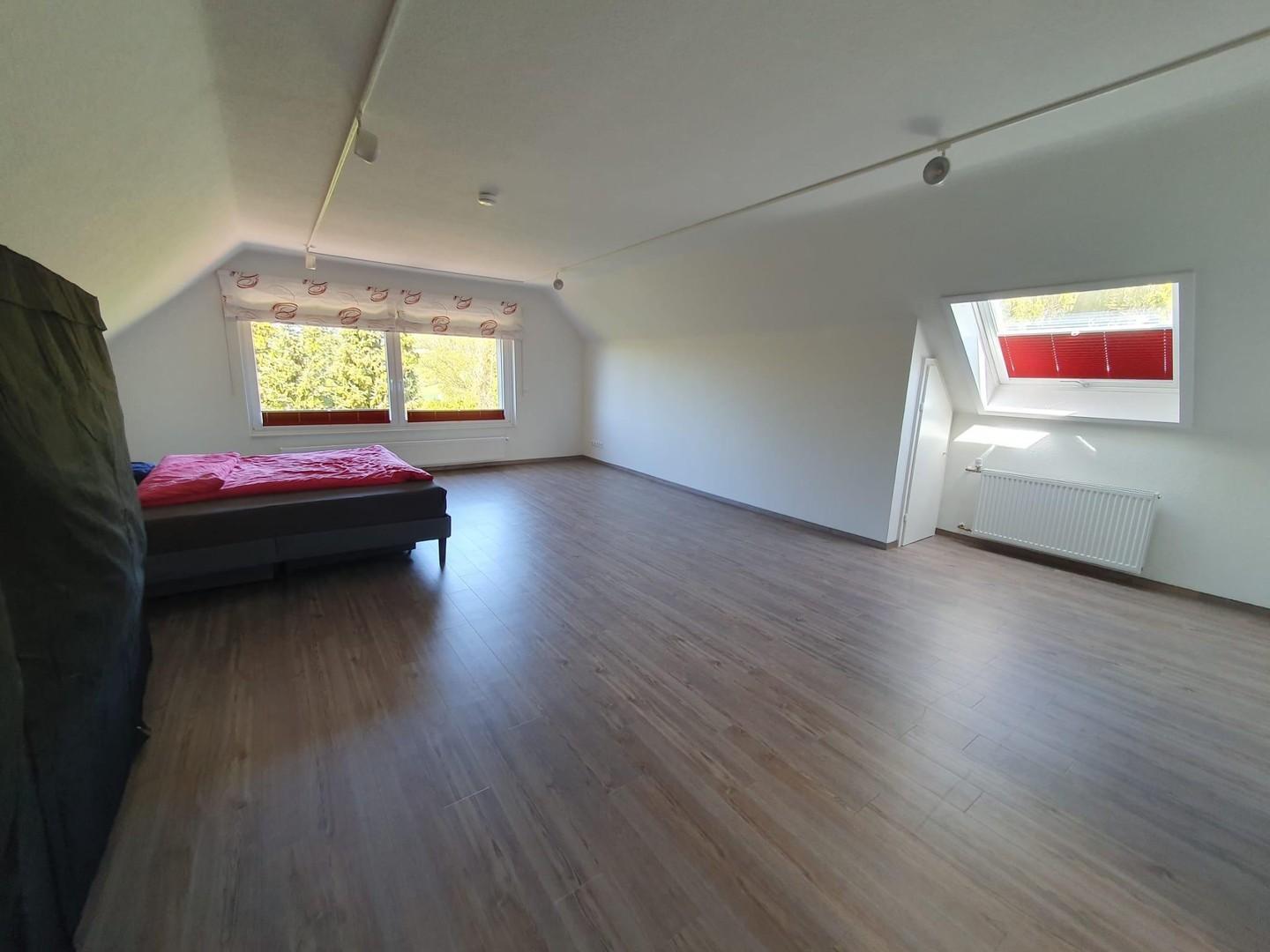 Großes Schlafzimmer
