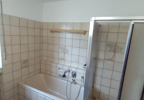 Bad Blick Dusche und Wanne