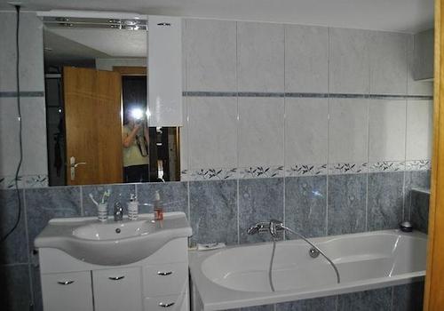 Badezimmer mit Wanne