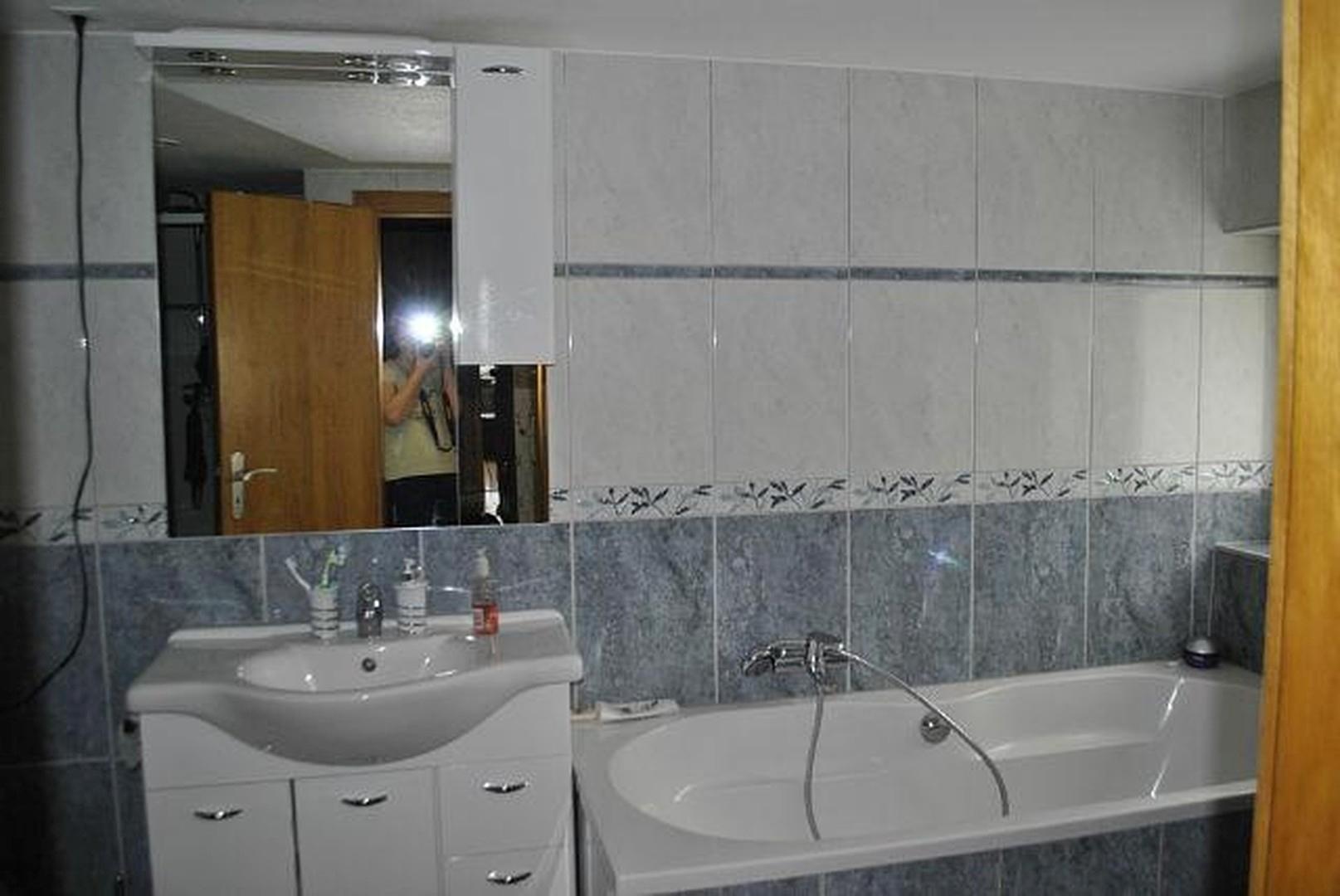Badezimmer mit Wanne