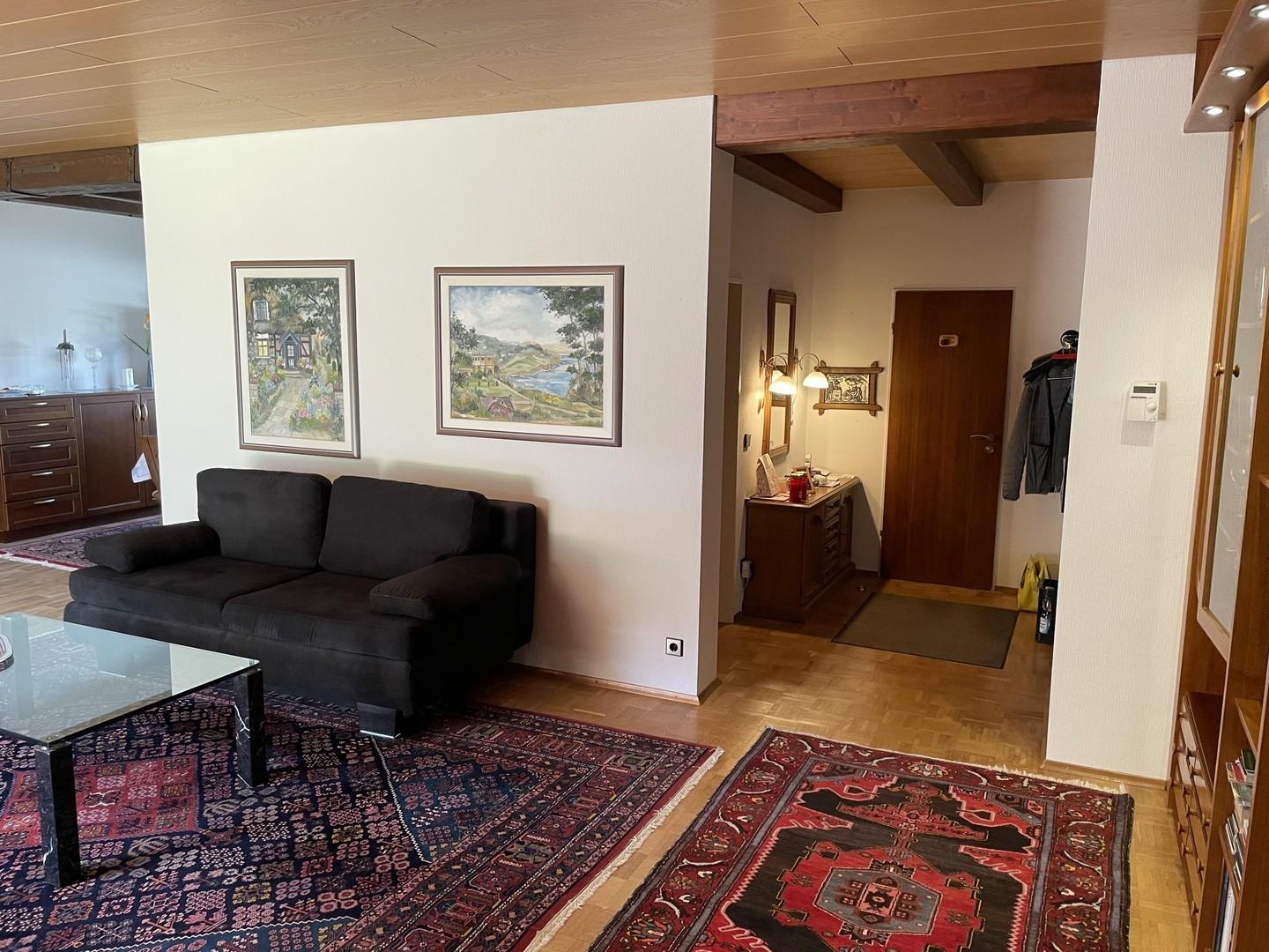 Wohnzimmer und Garderobe