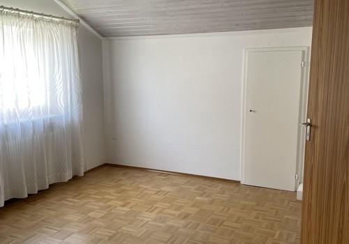 Zimmer 4, OG