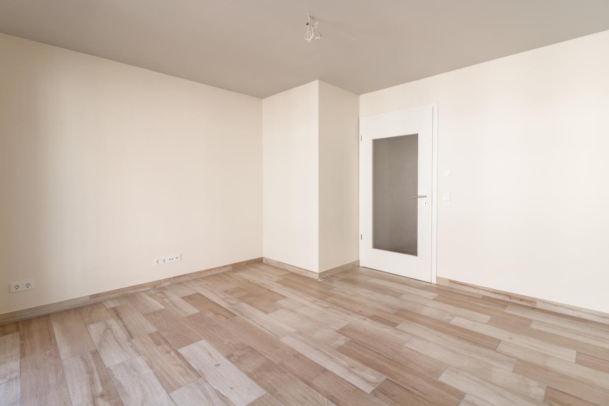 Schlafzimmer 1.1