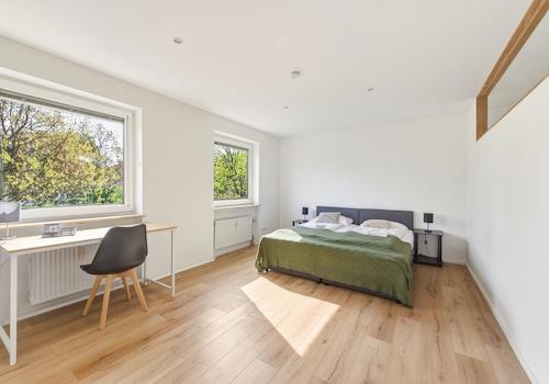 Schlafzimmer 1