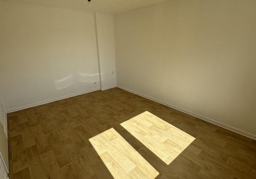 Wohn- und Schlafzimmer