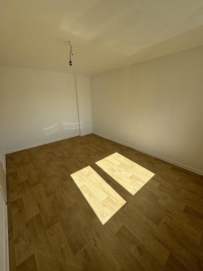 Wohn- und Schlafzimmer