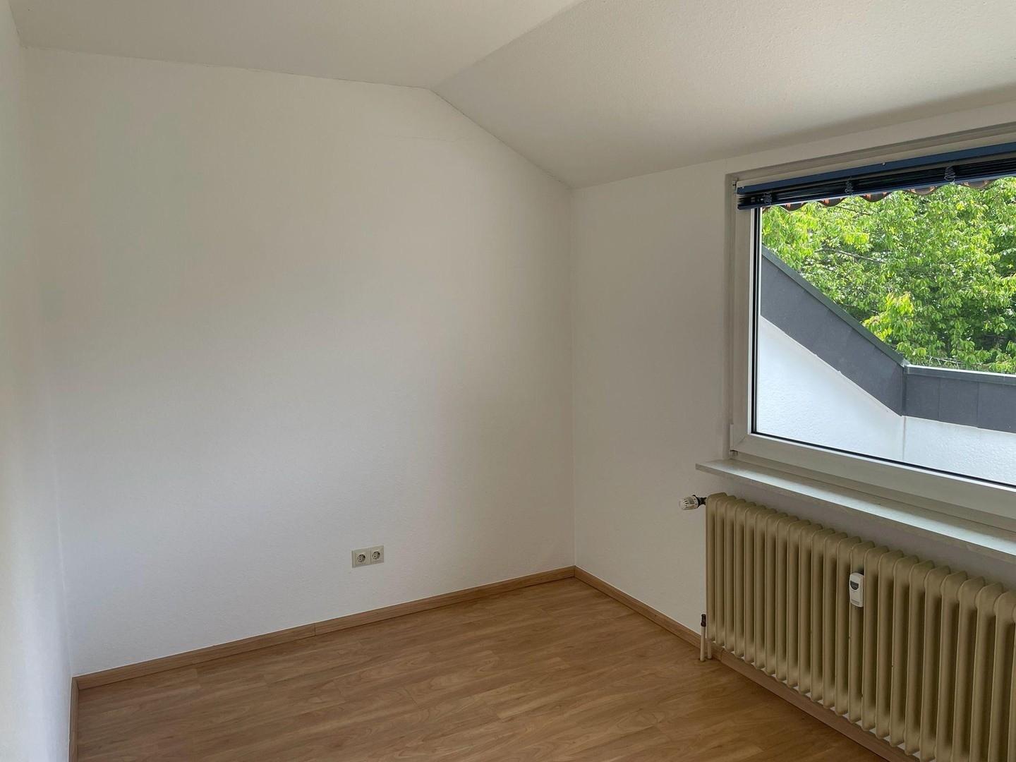 Kinderzimmer mit Balkonzugang