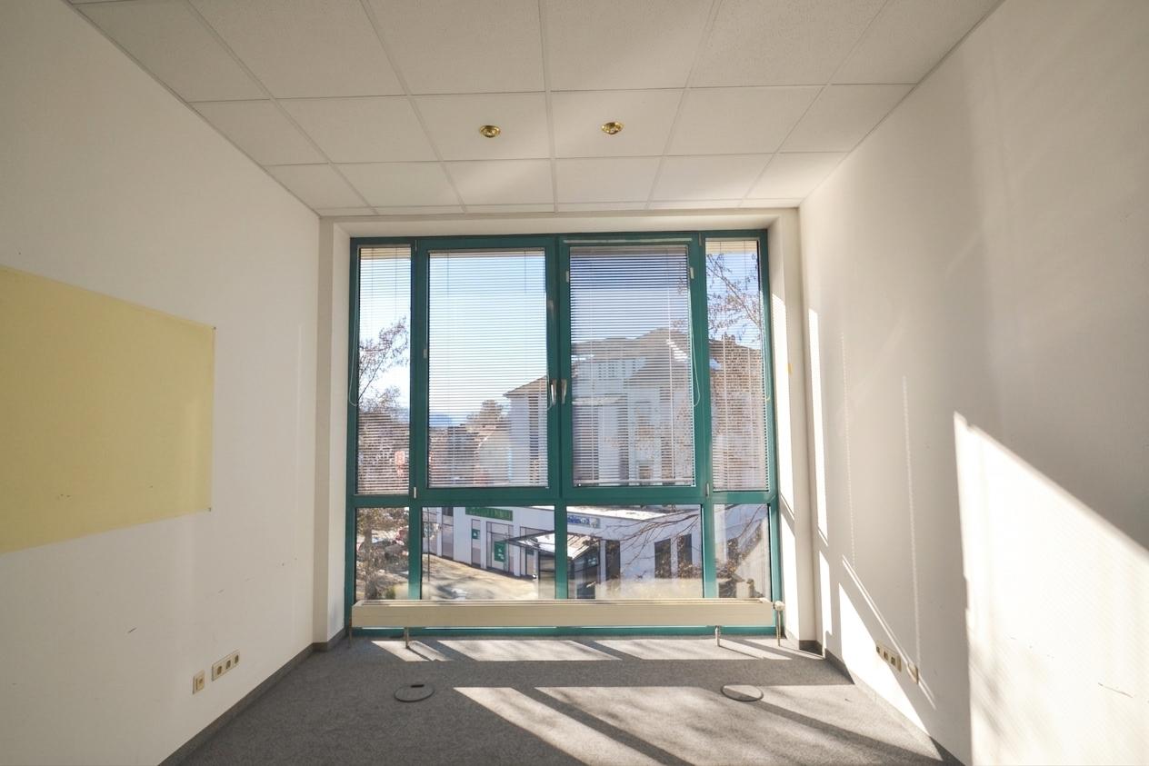 Büro 1