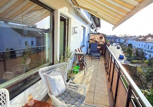 Balkon mit Markise