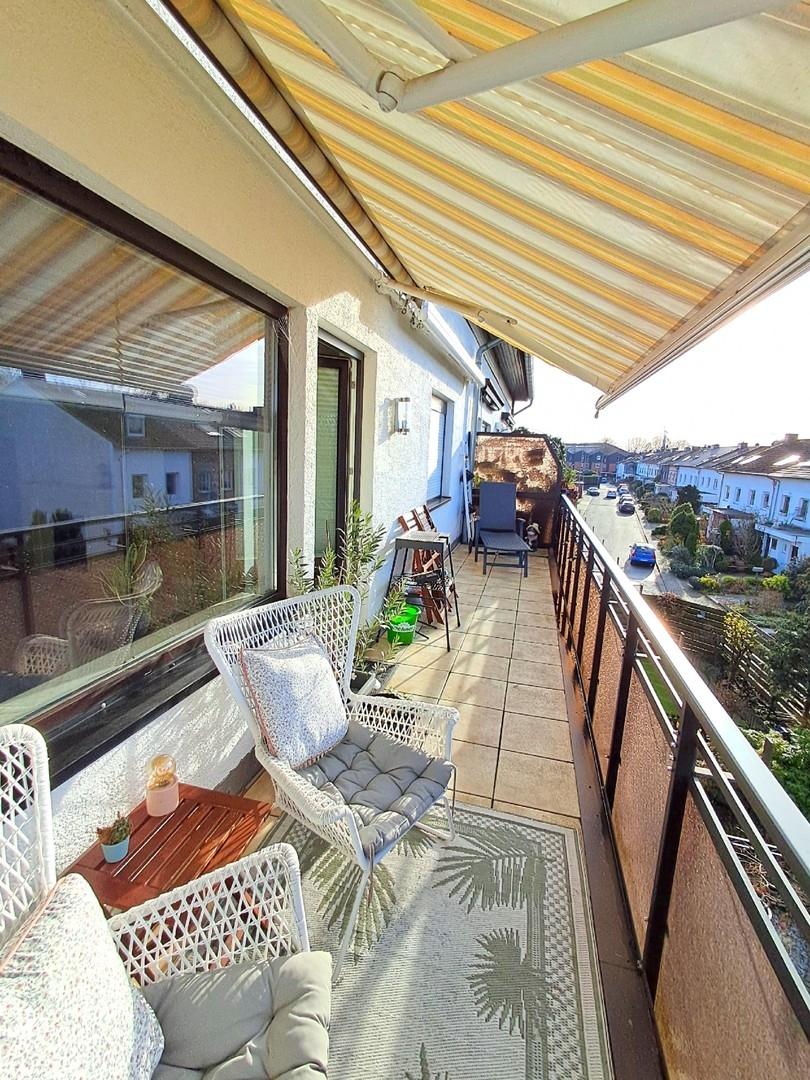Balkon mit Markise