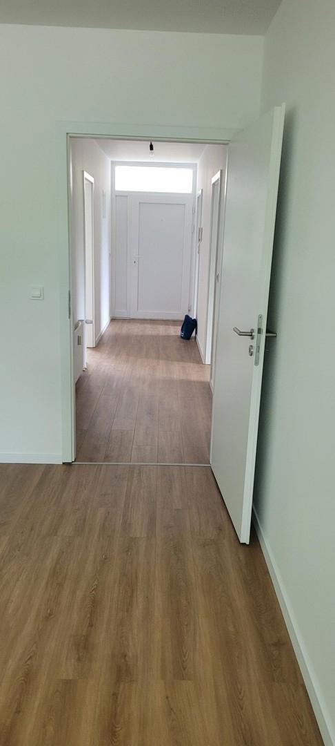 Zentraler Flur mit Blick zum E