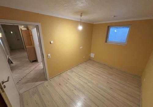 Büro mit Blick in Hausgang 