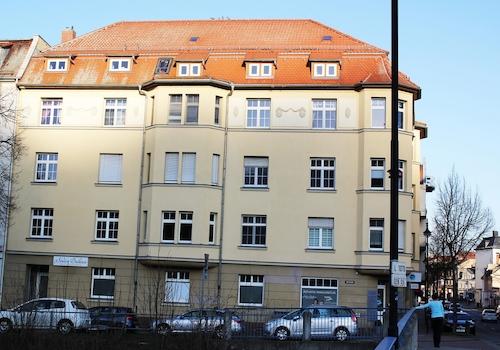 Hausansicht vom Fluss