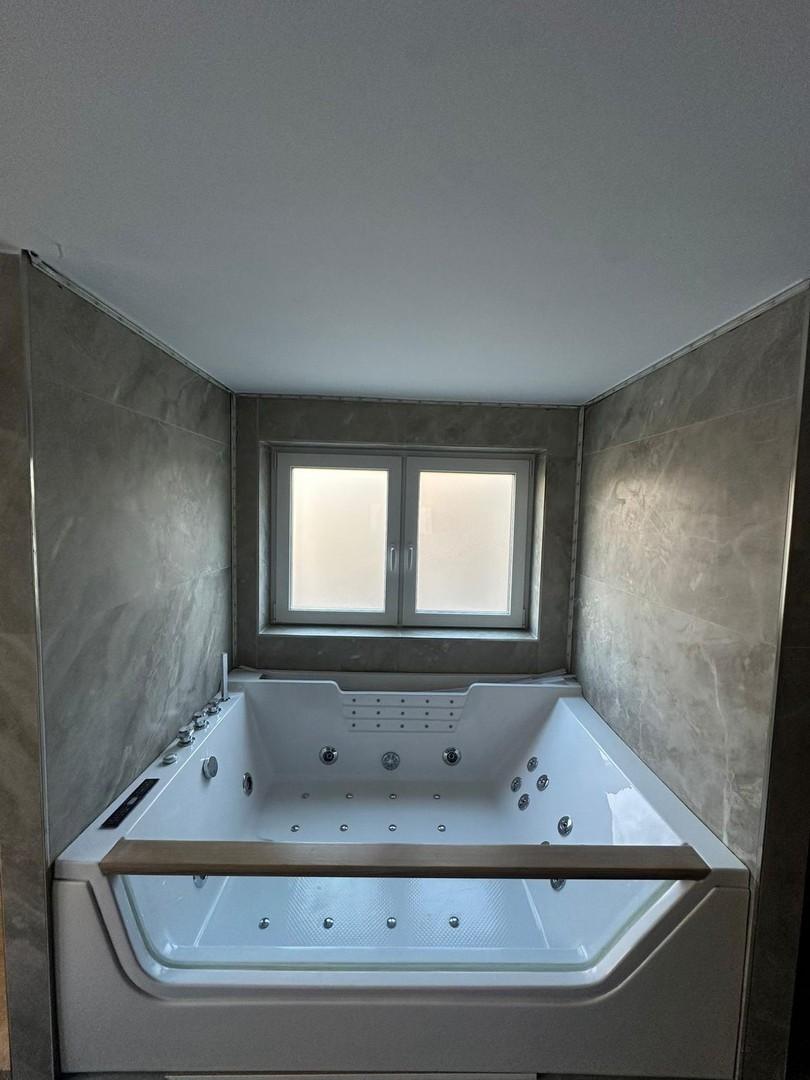 EG Jacuzzi