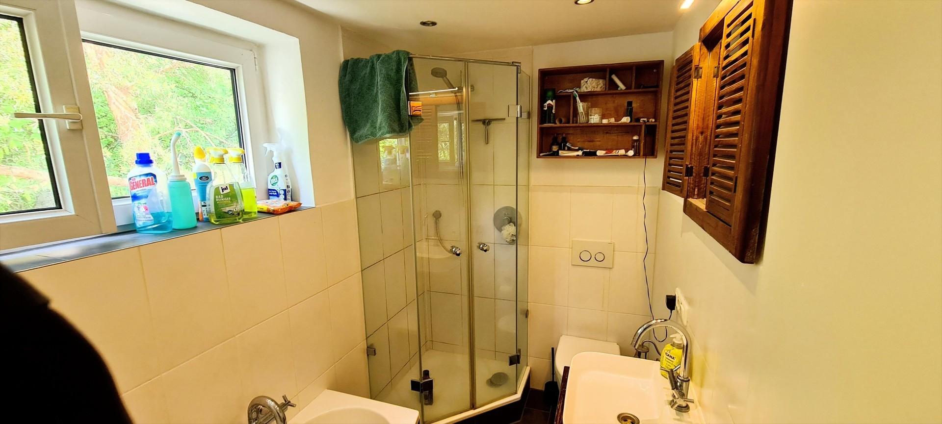 Bad mit Dusche