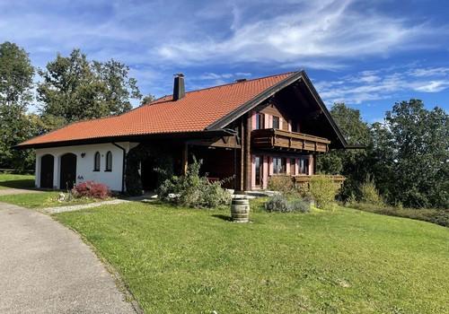 Zufahrt + überdachte Terrasse