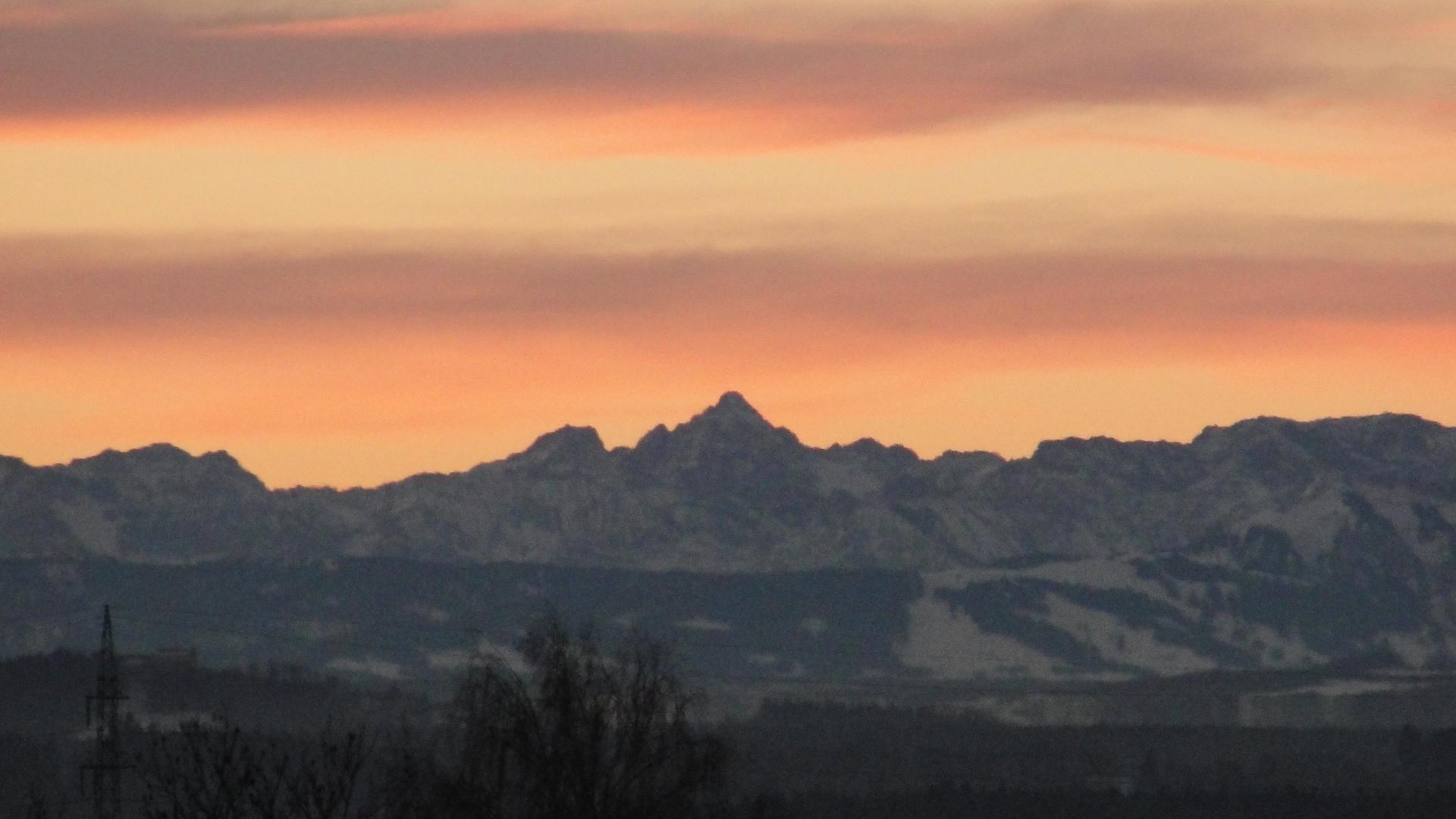 Alpenblick bei Sonnenaufgang