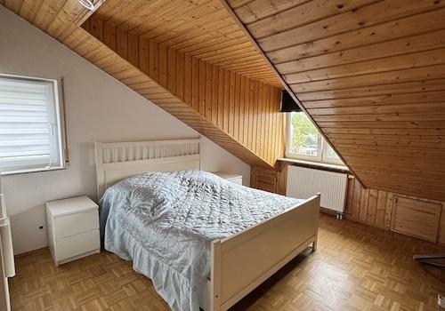 Schlafzimmer 1 