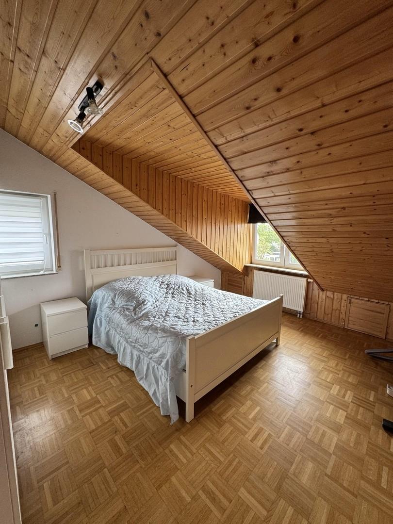 Schlafzimmer 1 