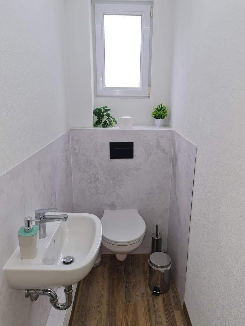 separates WC