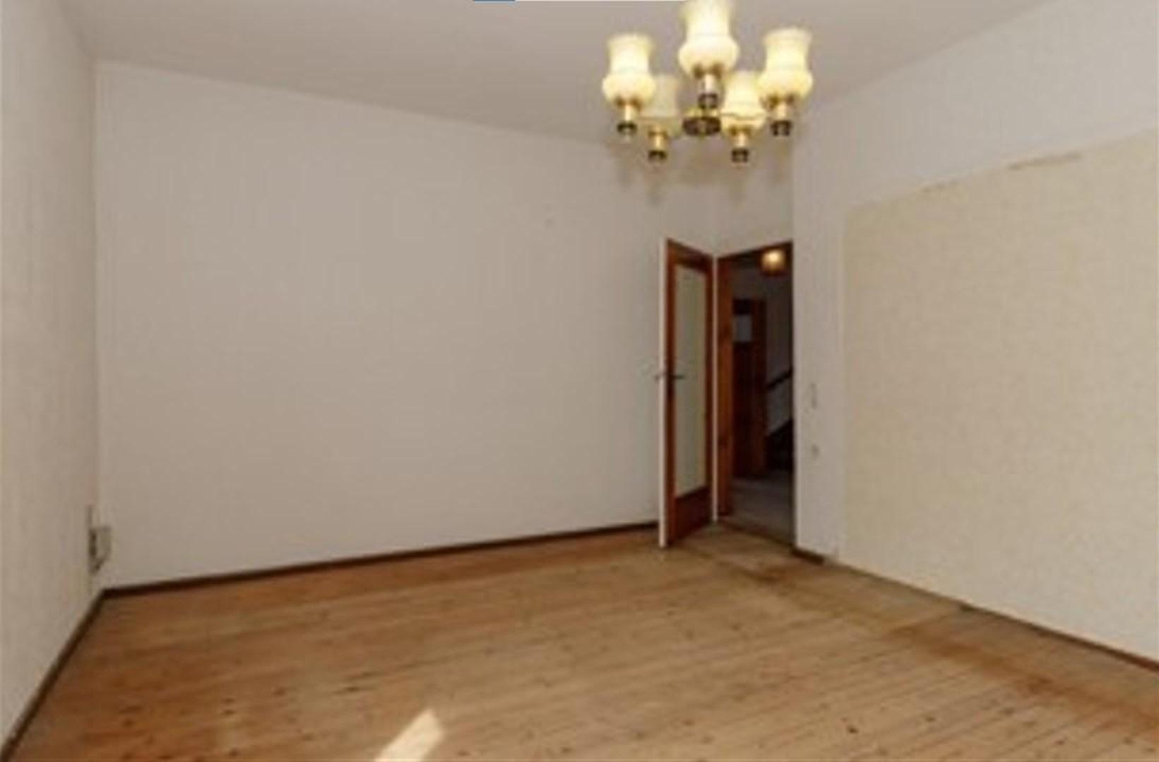 Zimmer 1 b
