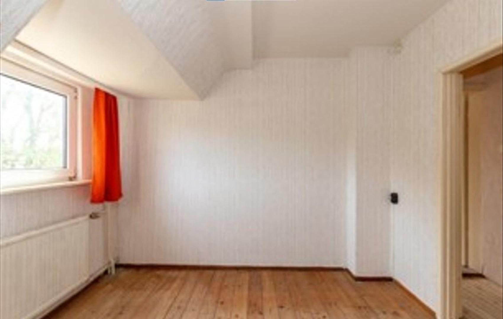 Zimmer 4 b