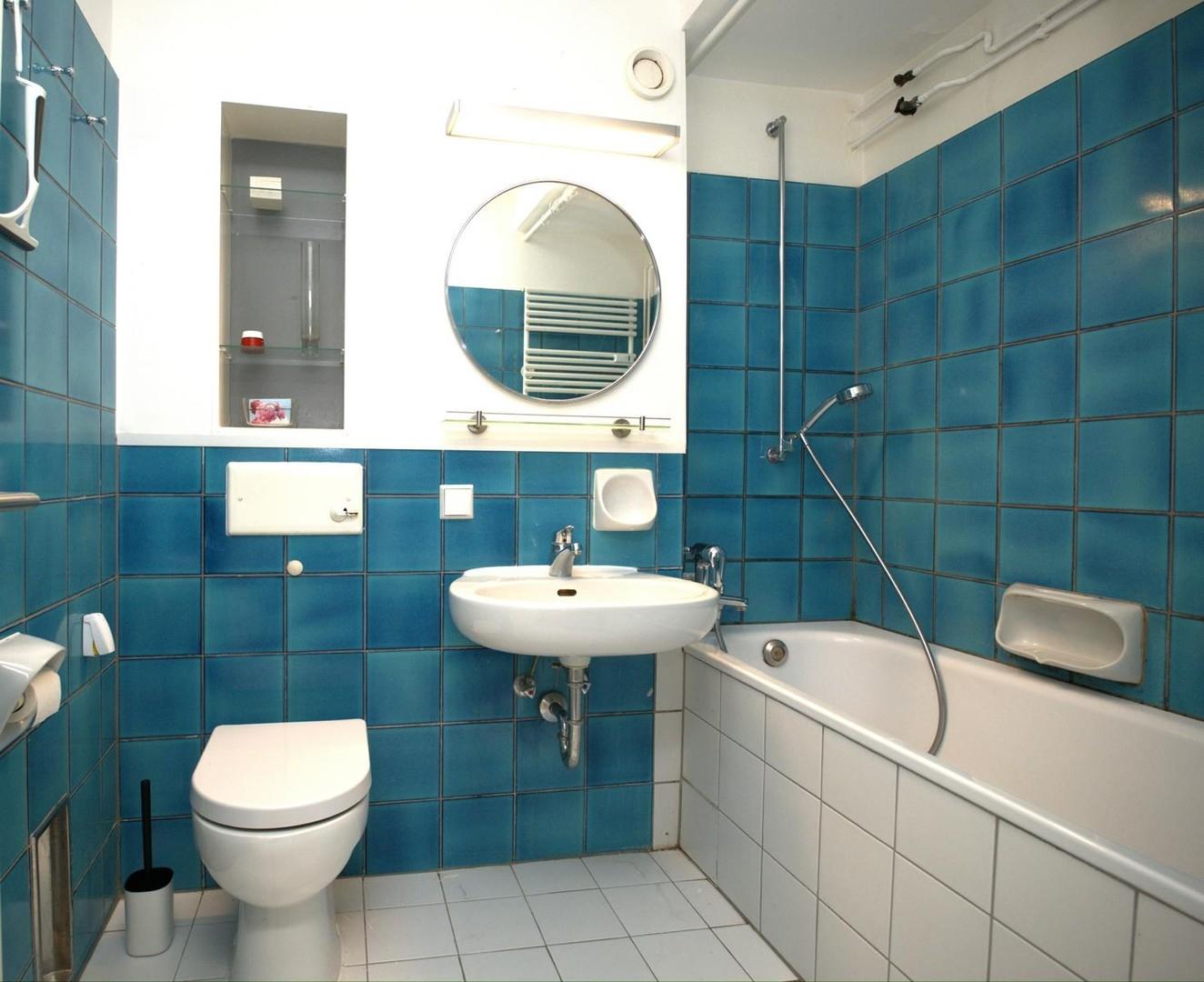 Bad. Wanne & Dusche