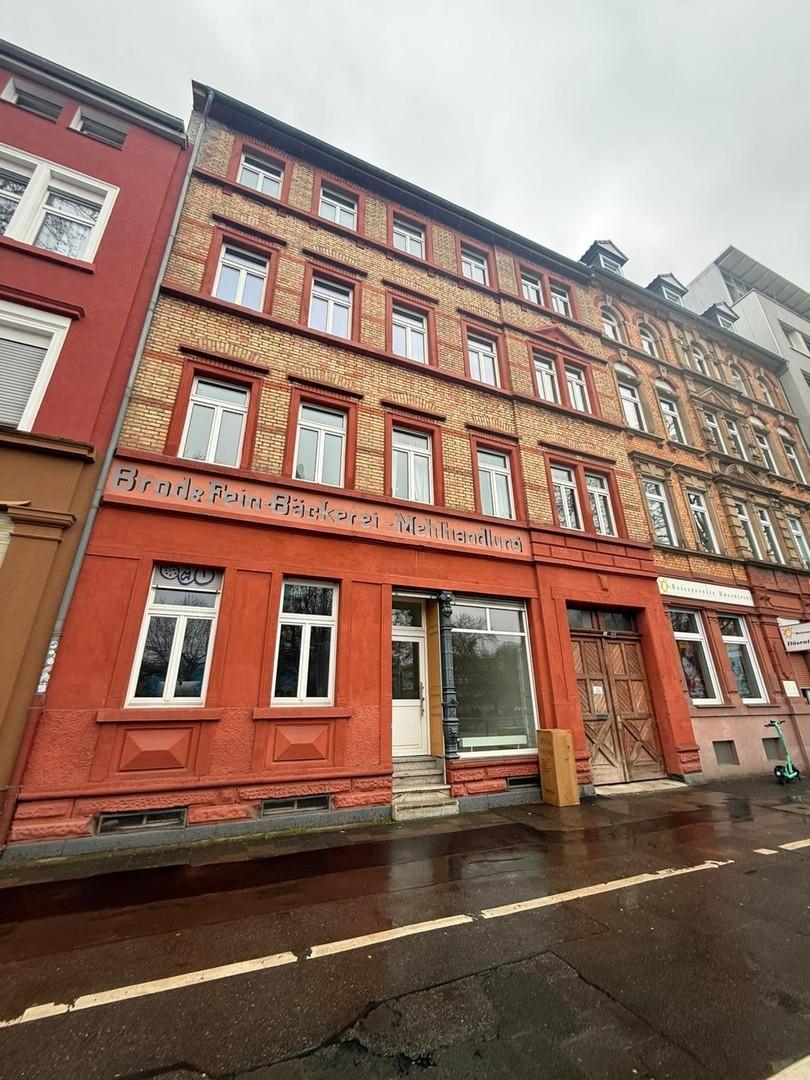 Haus Strassenansicht