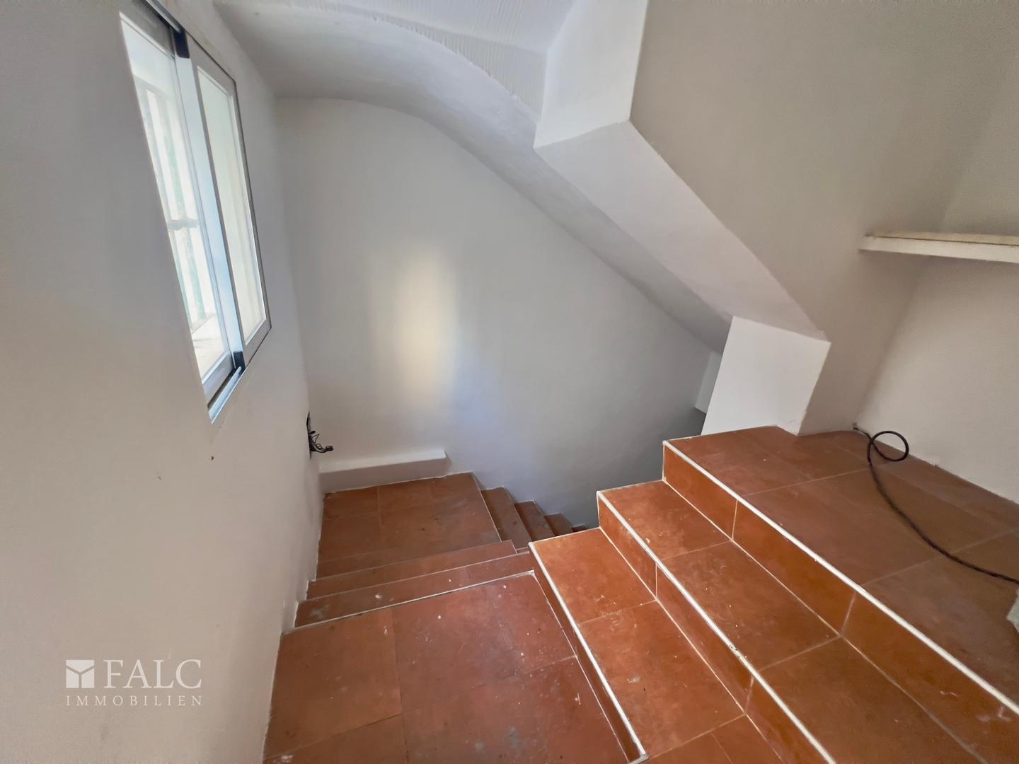 Treppe ins Untergeschoss