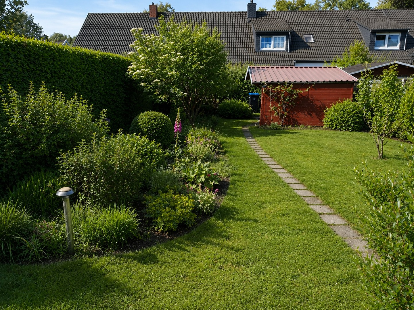 Garten mit Gartenhaus