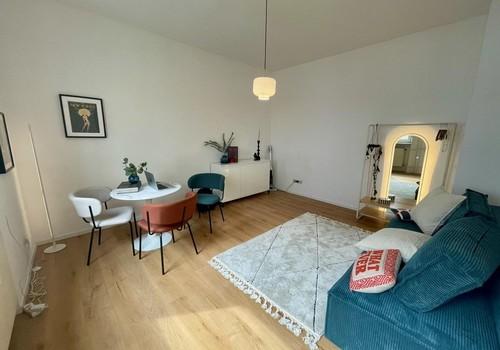 Wohn- und Schlafzimmer