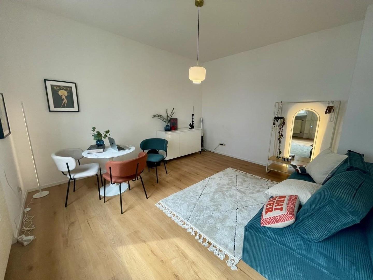 Wohn- und Schlafzimmer