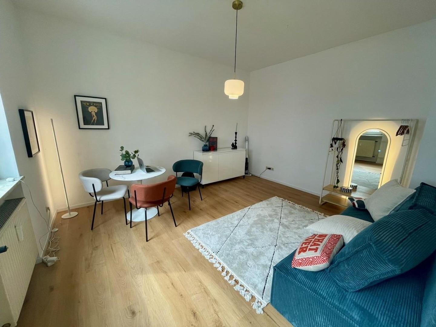Wohn- und Schlafzimmer