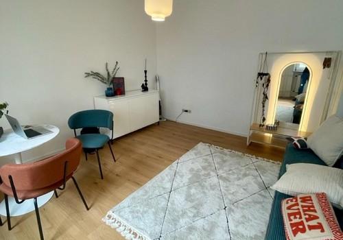 Wohn- und Schlafzimmer