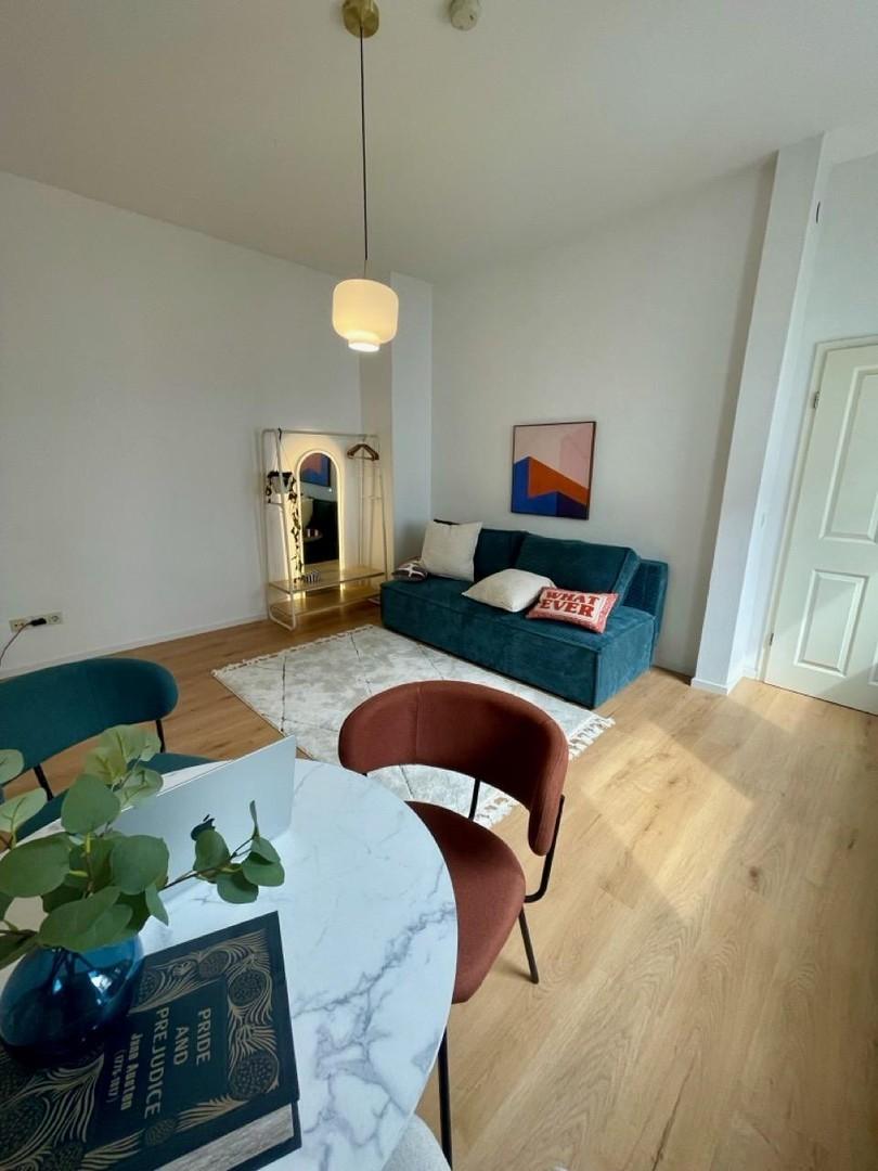 Wohn- und Schlafzimmer