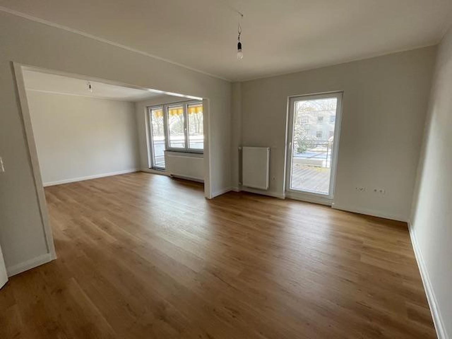 Wohnzimmer / Esszimmer