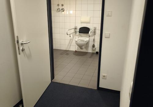 Behinderten-WC